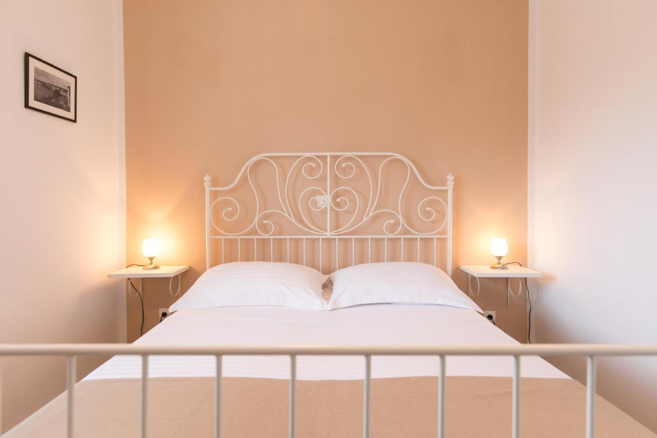 Apartmani Laura Krk Krk Town Extérieur photo