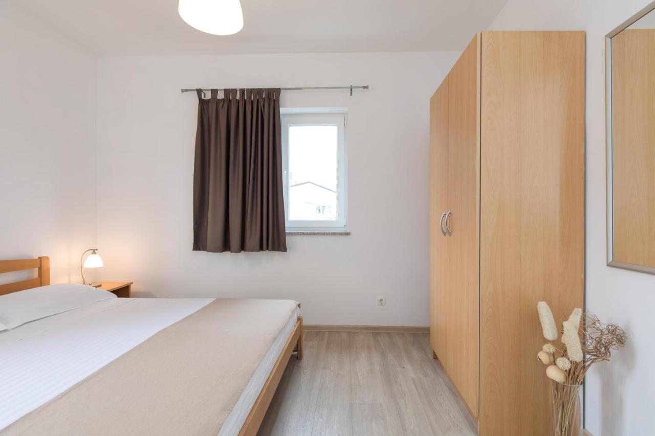 Apartmani Laura Krk Krk Town Extérieur photo