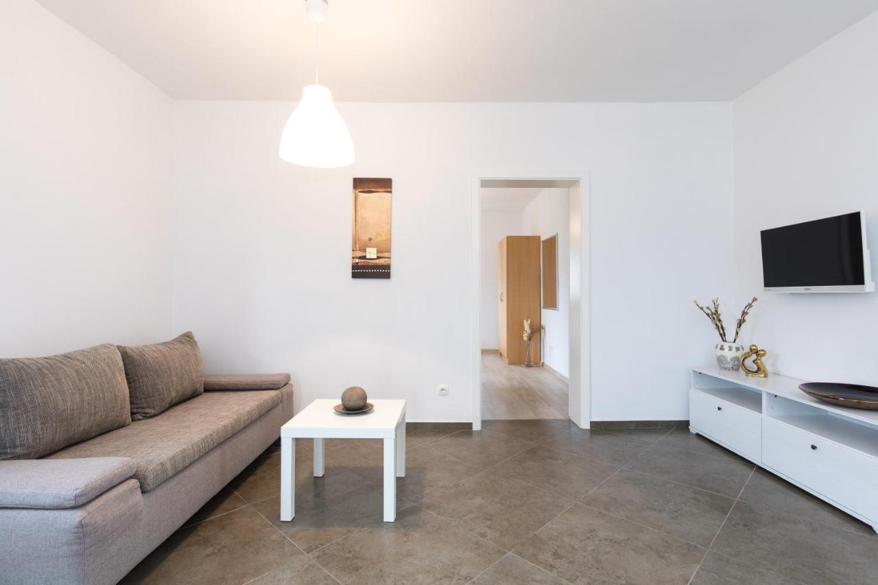 Apartmani Laura Krk Krk Town Extérieur photo