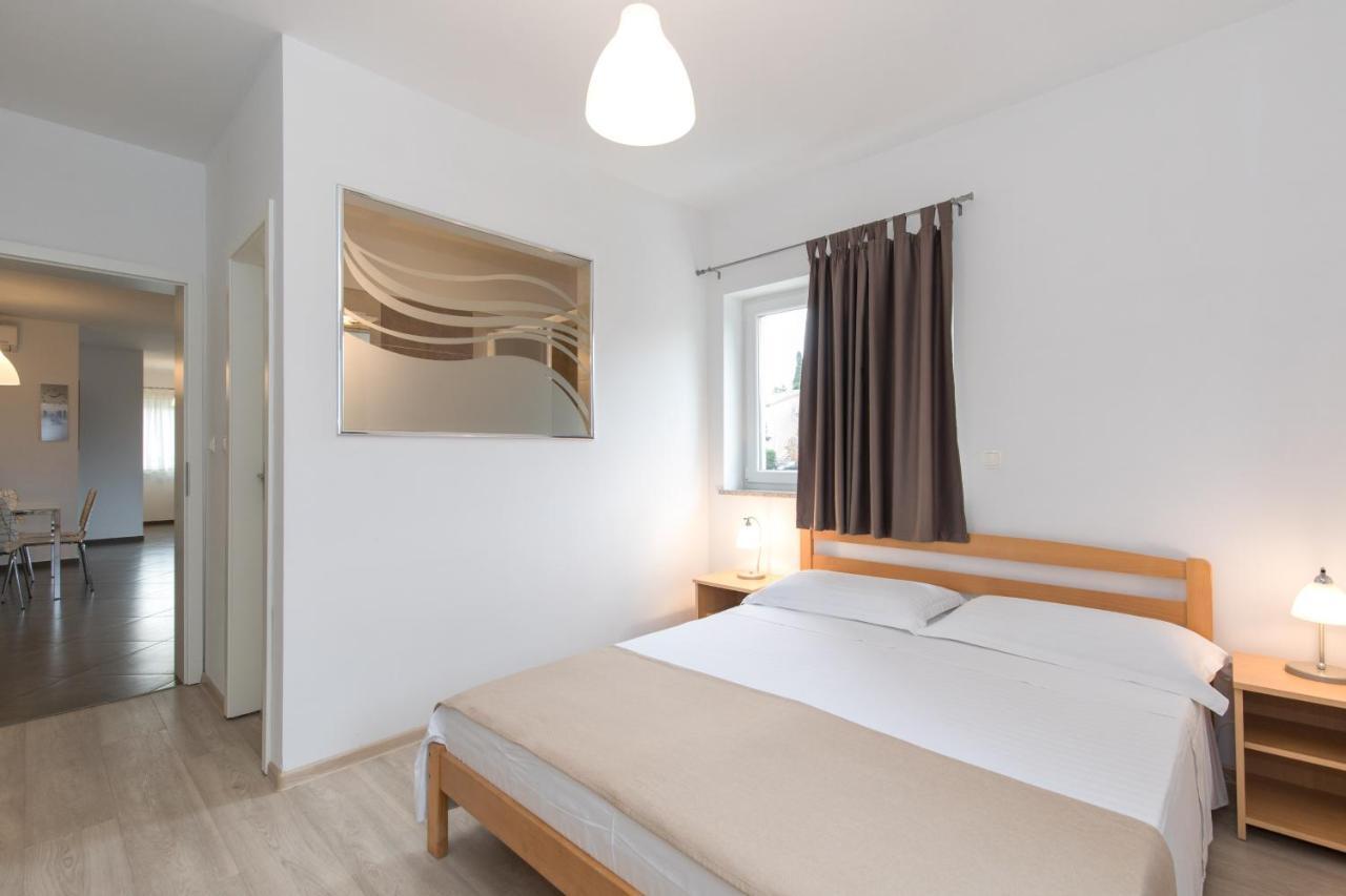 Apartmani Laura Krk Krk Town Extérieur photo