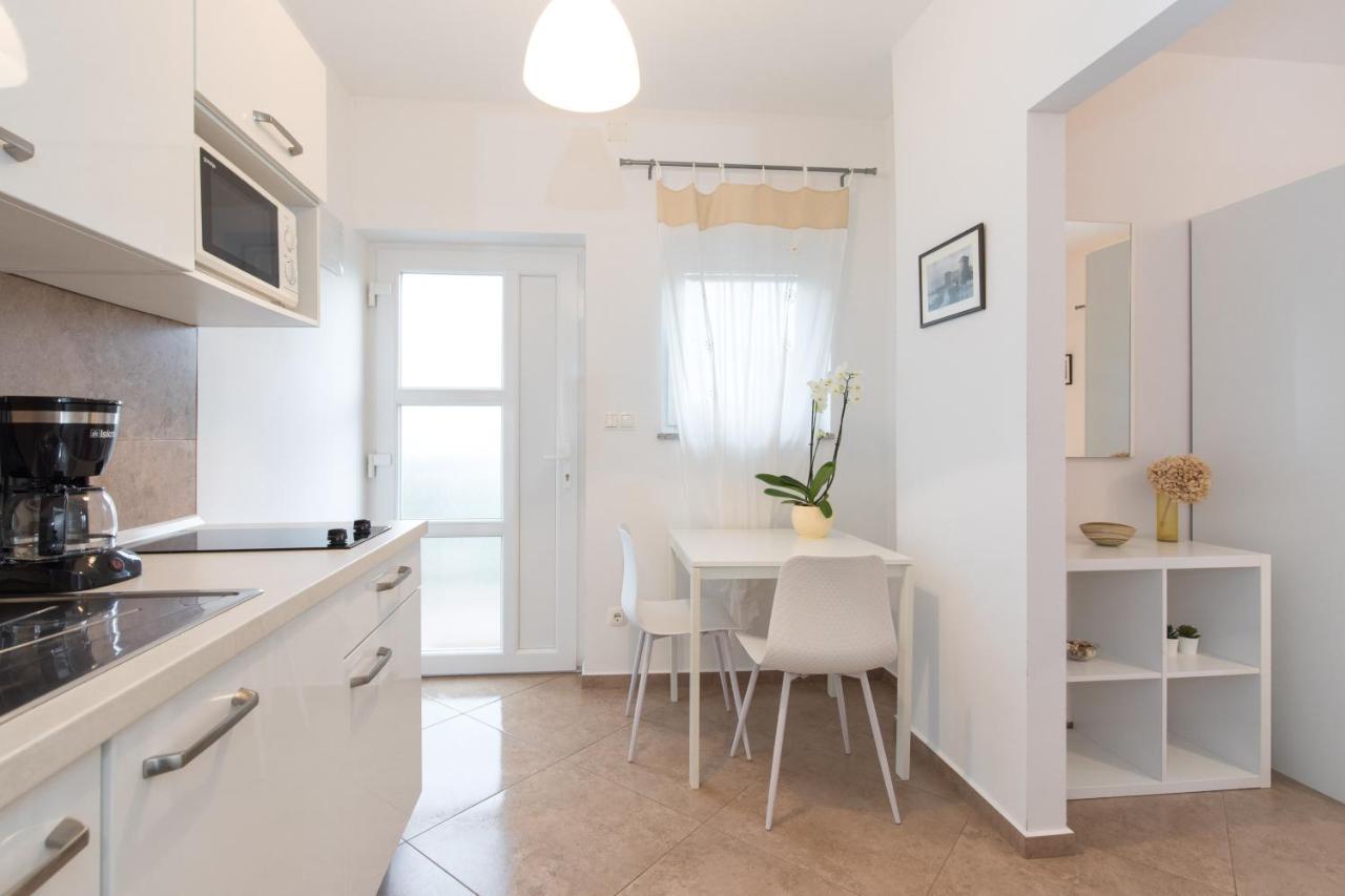 Apartmani Laura Krk Krk Town Extérieur photo