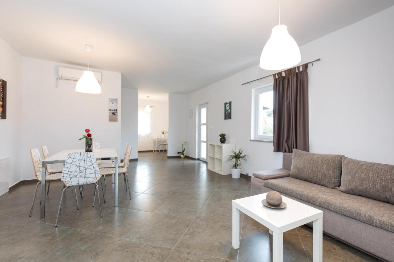 Apartmani Laura Krk Krk Town Extérieur photo