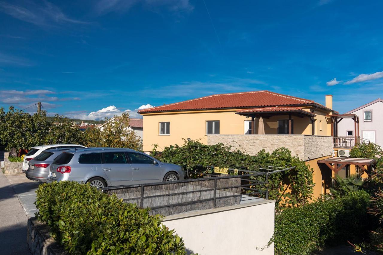 Apartmani Laura Krk Krk Town Extérieur photo
