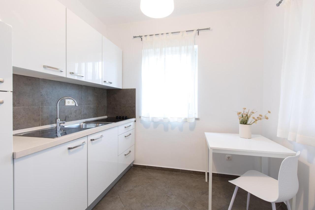 Apartmani Laura Krk Krk Town Extérieur photo